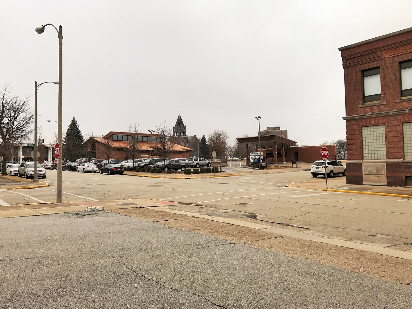 127 N Cherry St, Galesburg, IL 61401